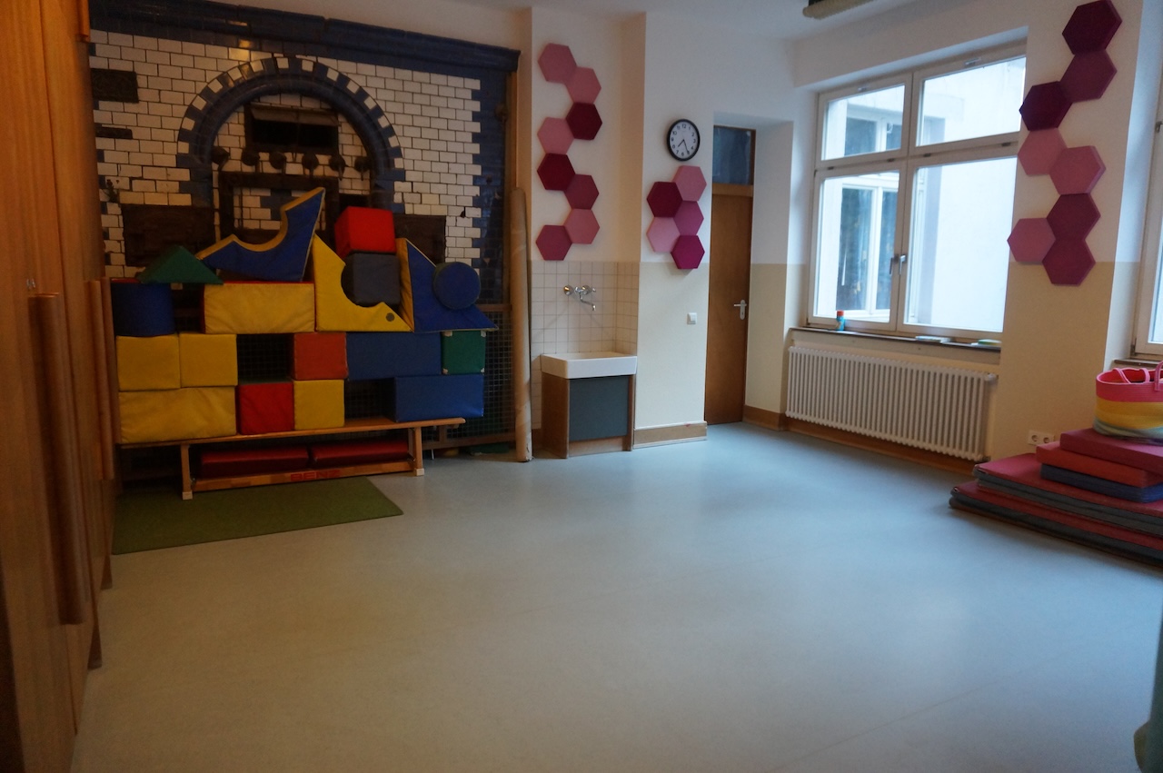 Mehrzweckraum mit dem historischen Backofen