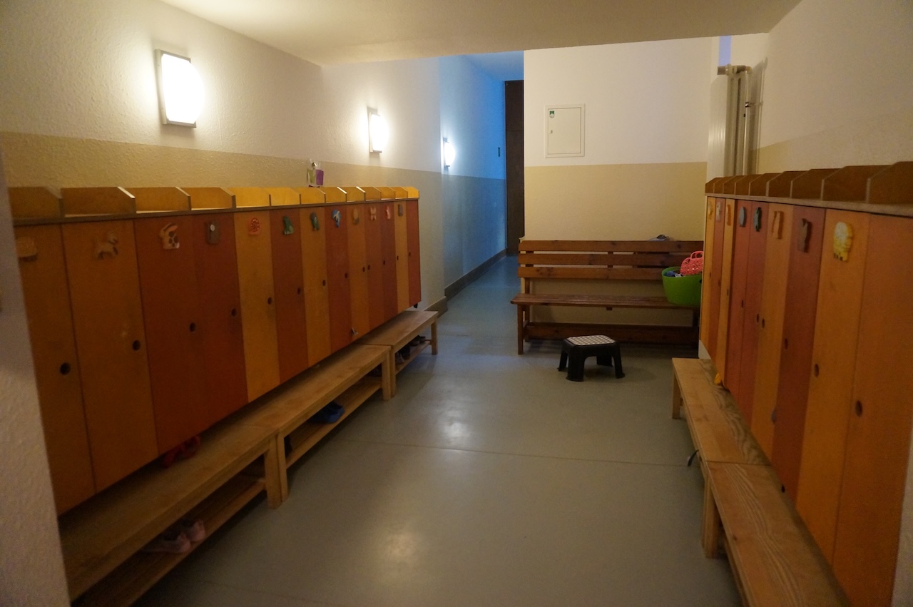 Garderobe mit Spinten